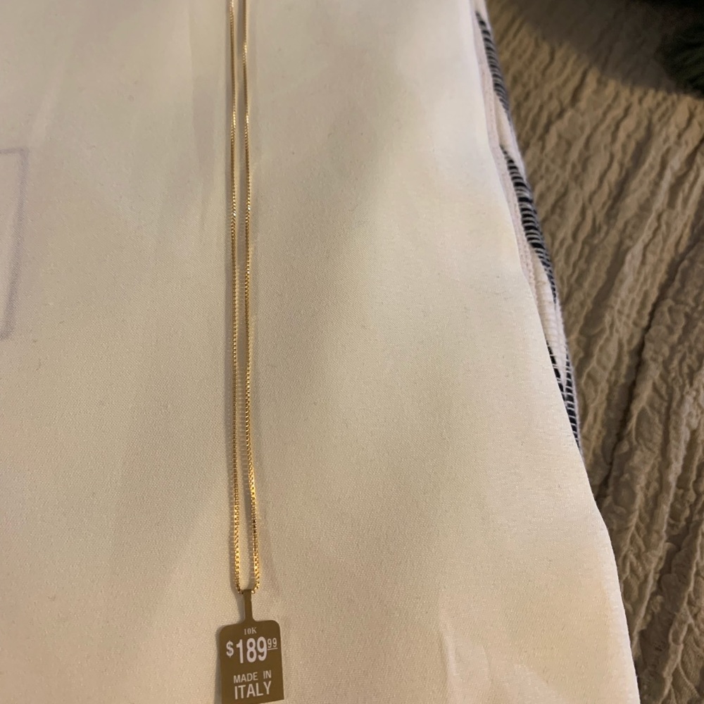 New 10K Yellow Gold necklace
